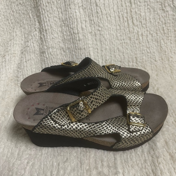 Mephisto leather metallic gold & black snake skin print Wedge cork Sandals SZ6.5 - Picture 1 of 11